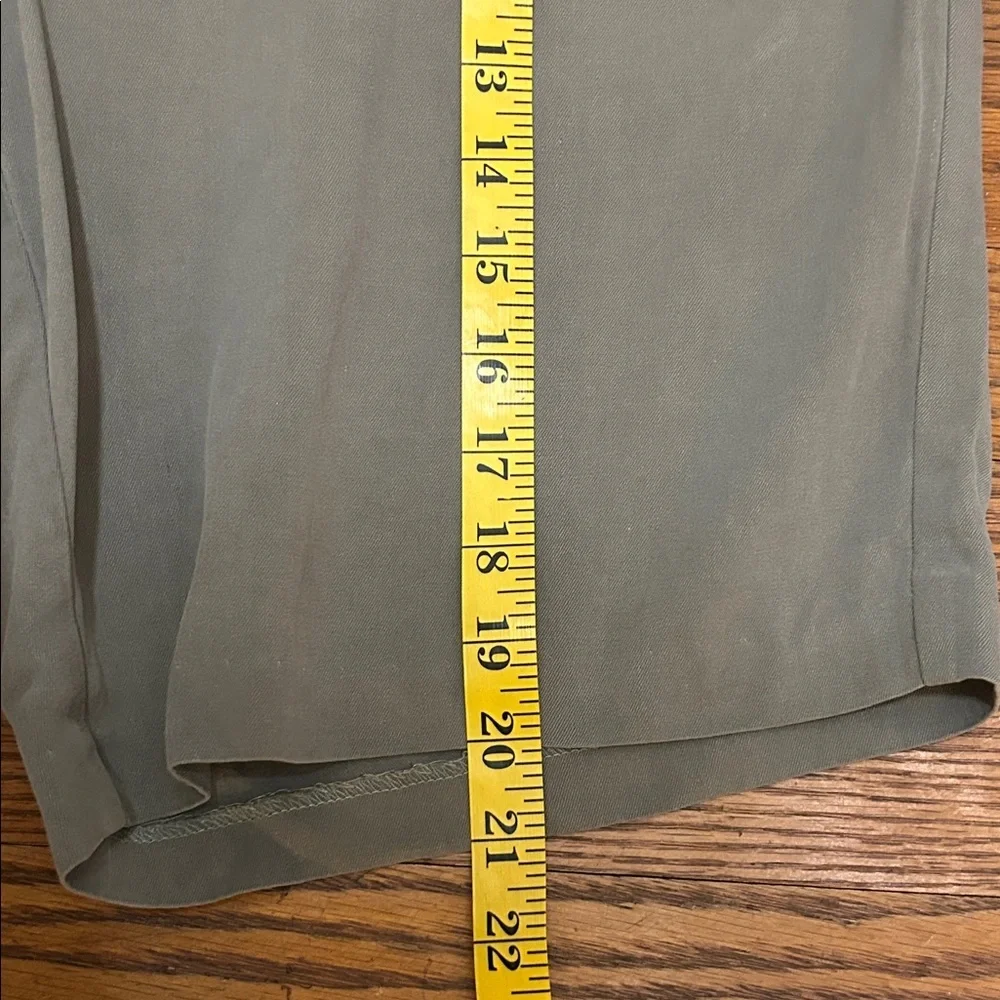 Tommy Bahama Shorts Men's Waist 35 Silk Flat Front Quiet Luxury Beach Resortwear